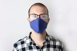 How to prevent glasses from fogging while wearing a mask