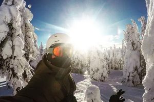 How to protect eyes from snow blindness and UV exposure