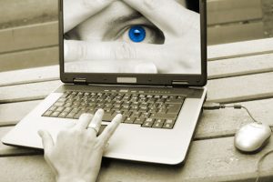 Risks of relying on online eye exams for vision health